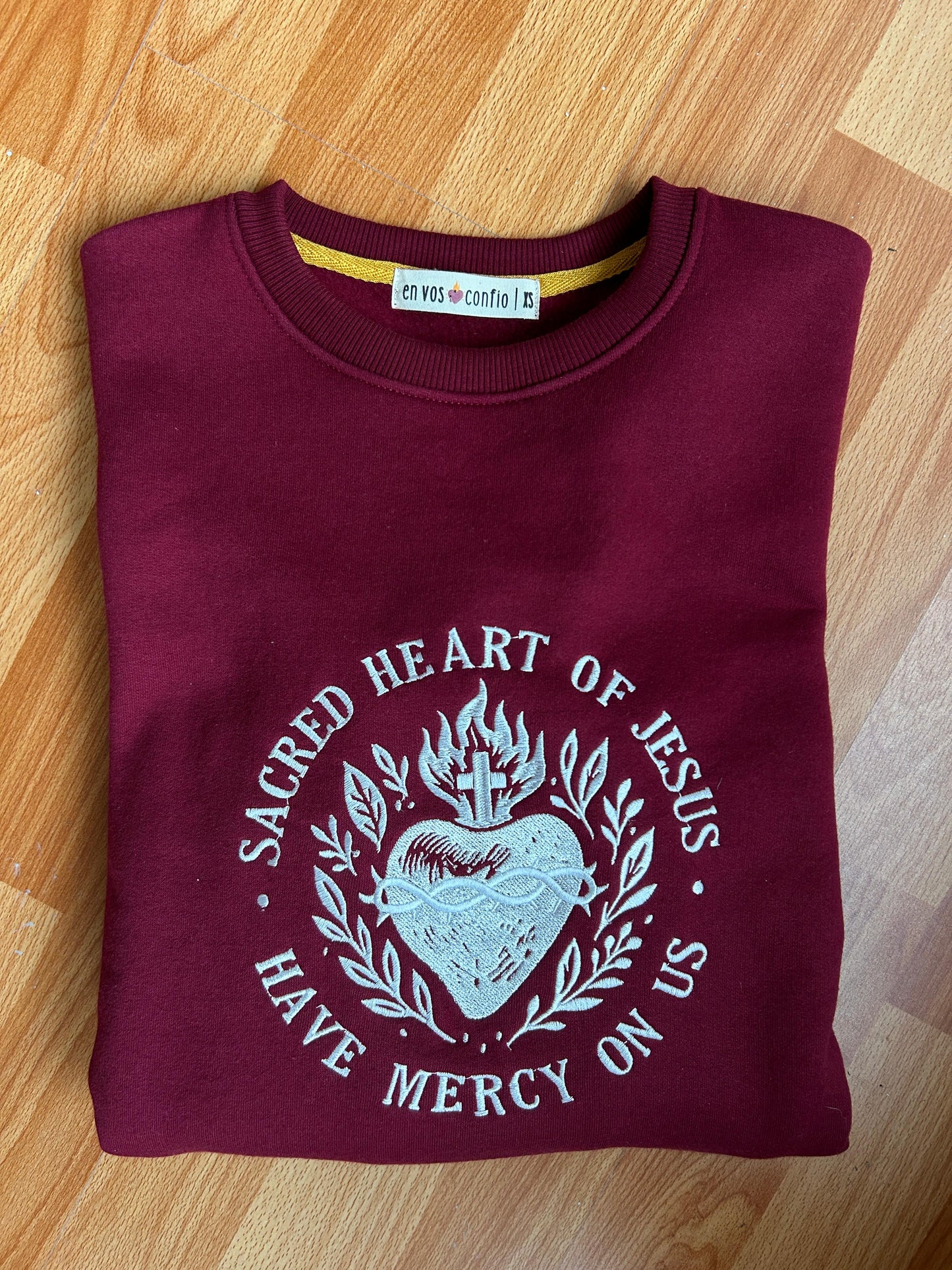 Polera Sacred Heart guinda