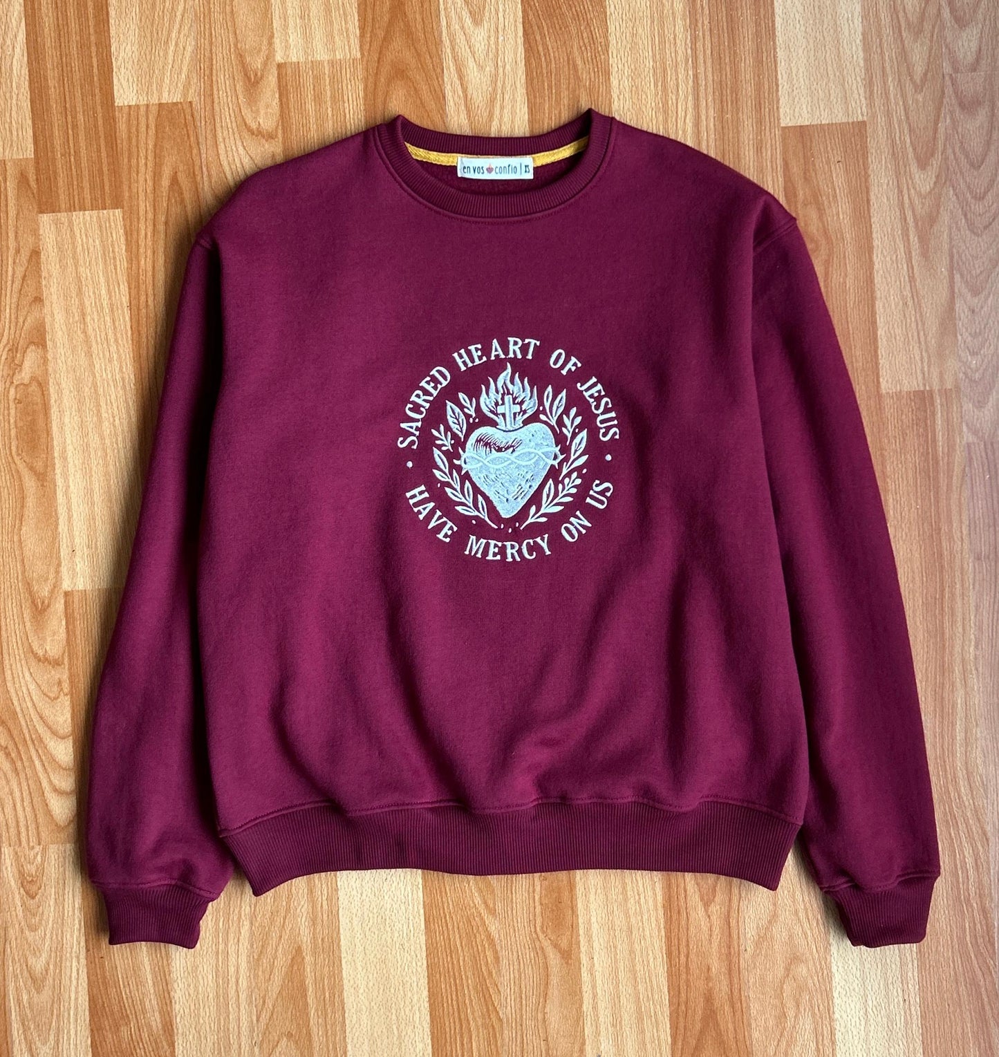 Polera Sacred Heart guinda